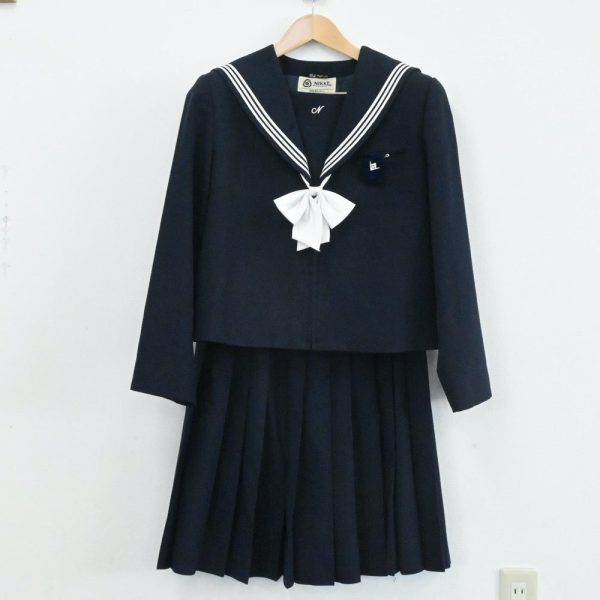 Grab your favorite 【中古】石川県 金沢市立長田中学校 女子制服 4点（セーラー服・セーラー服・スカート）sf004080 For  Sale